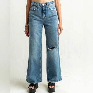 BDG Puddle Super High Waist Wide Leg Ripped Knee Mid-Wash Jeans - NEW - Size 26